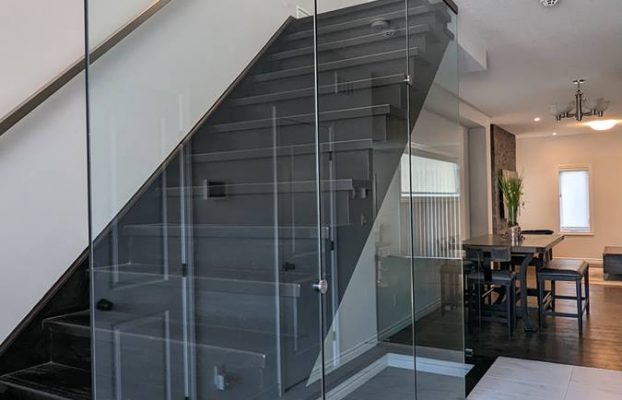Elevate Your Business: Using Glass Partitions to Enhance Commercial Spaces